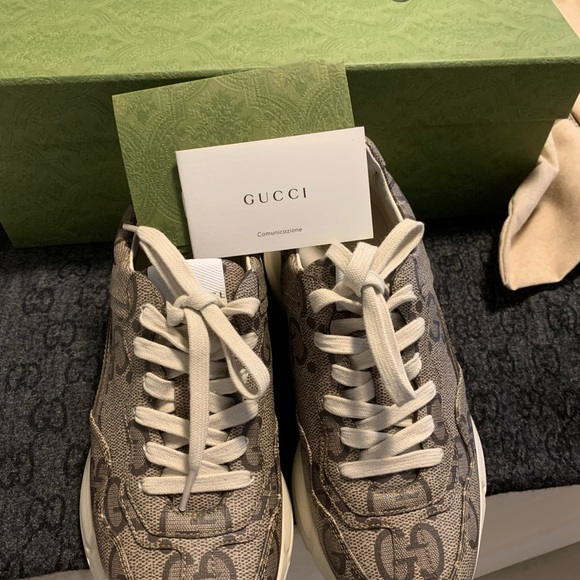 Gucci Rython 100 GG Supreme size 6 Brand New and giftable - Picture 1 of 8